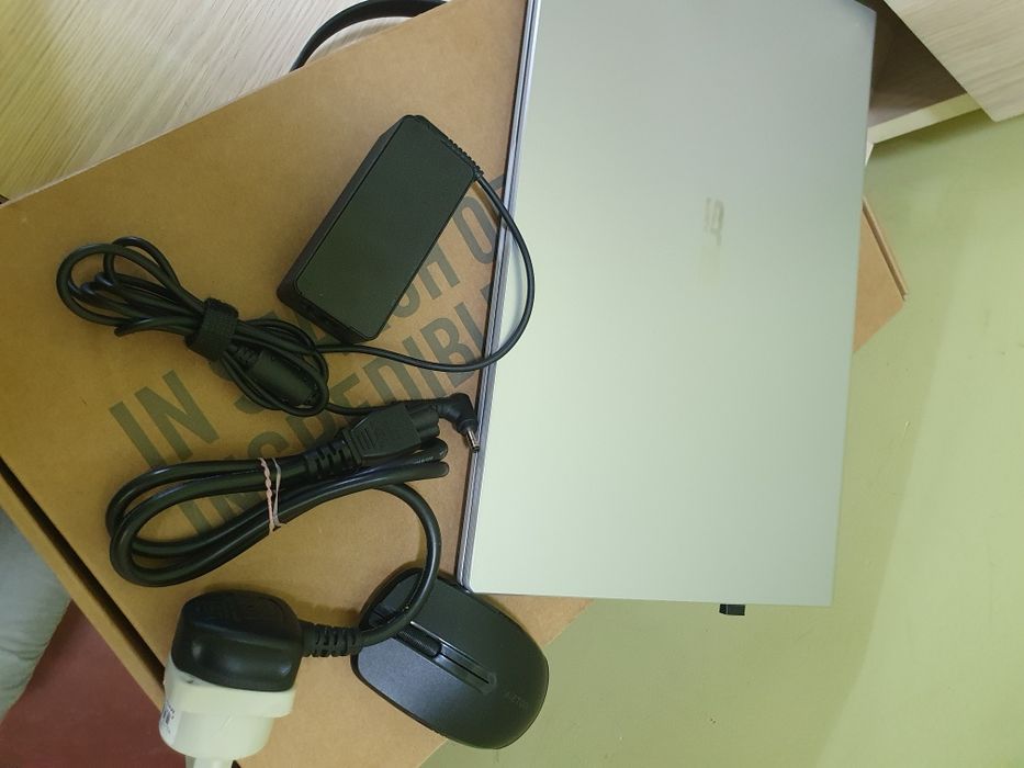 Asus Noutbook i-5