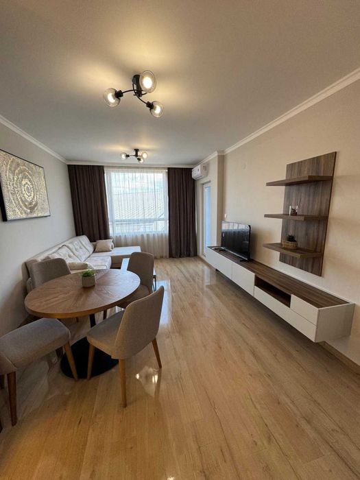 Продава се Двустаен апартамент в Пловдив, Център - 58 кв.м за 2725 €/кв.м - Снимка #1