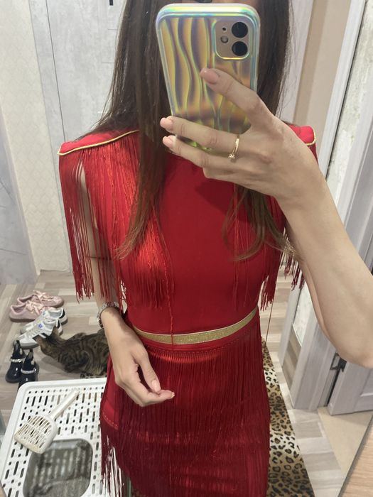 Продам красное платье