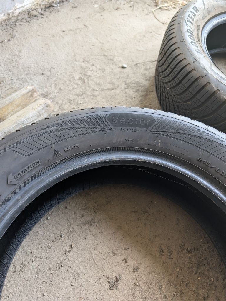 Set Anvelope All Season M+S Goodyear Vector 4 Seasons 215/60 R17 XL