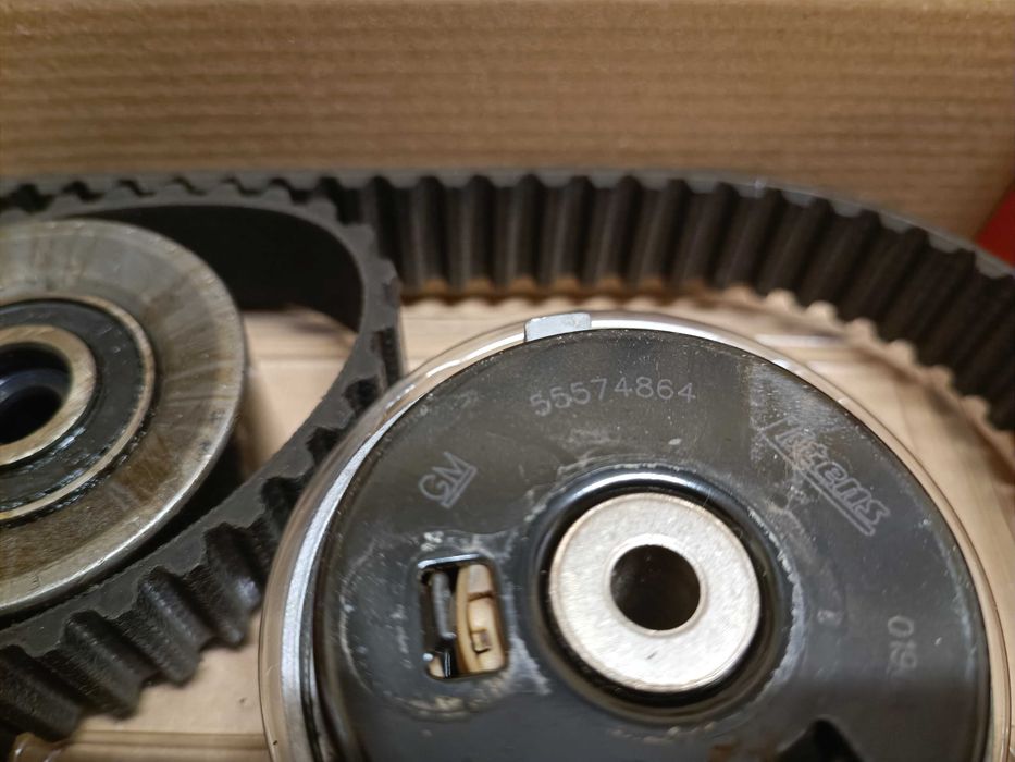 Комплект ангренажен ремък за Opel Astra K015603XS и водна помпа