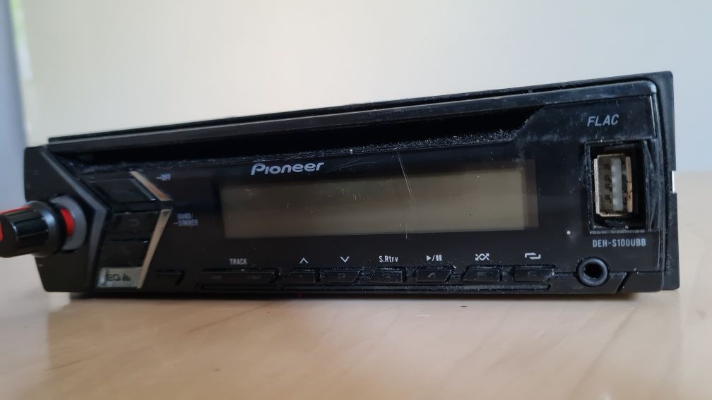 radio casetofon auto cu CD usb si mp3 player Pioneer jvc