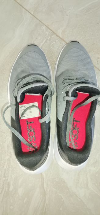 Adidași Nike noi nr 40