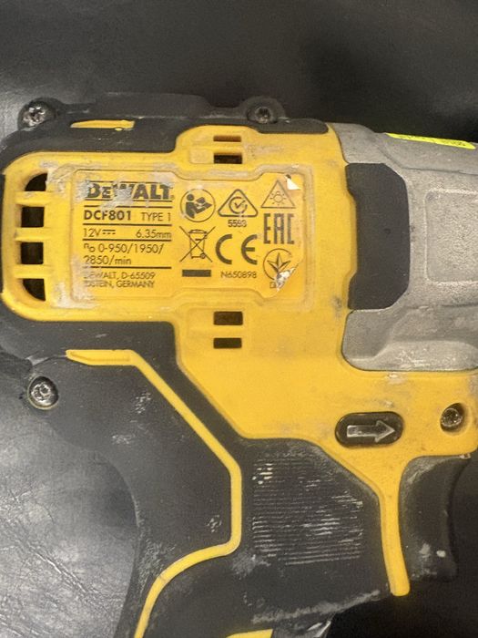 3 бр винтоверт  Dewalt зарядно