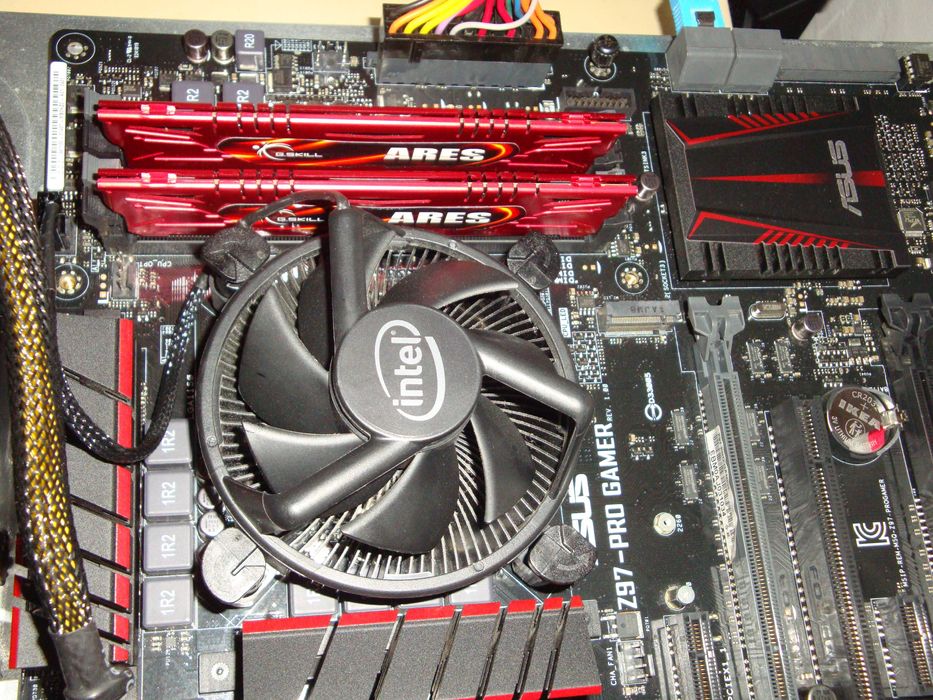 Kit memorii ram ddr3 G.skill Ares 16gb dual channel 1600 mhz