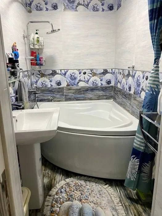 Sotiladi квартира Центр Бобура 4//5//9 125м2