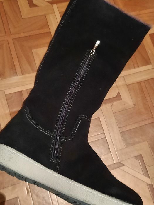 Продам новые зимние кожаные сапоги