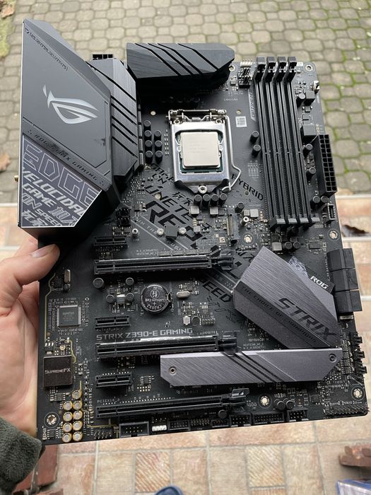 Kit i9-9900K + ROG Strix Z390 E Gaming