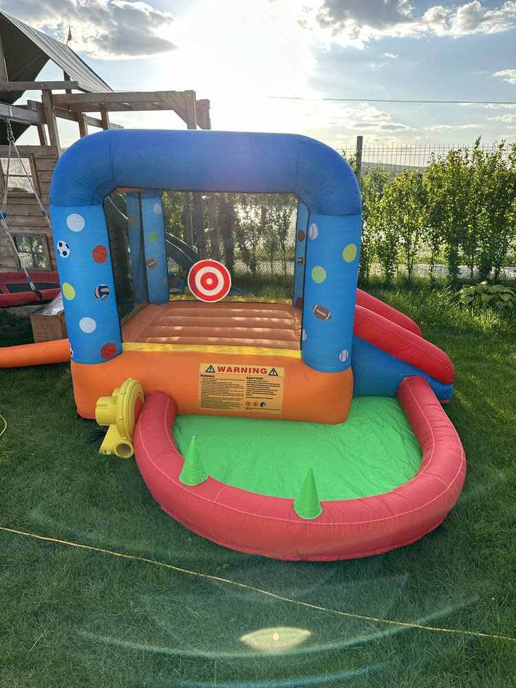 De vanzare  tobogan/castel gonflabil . Produs nou