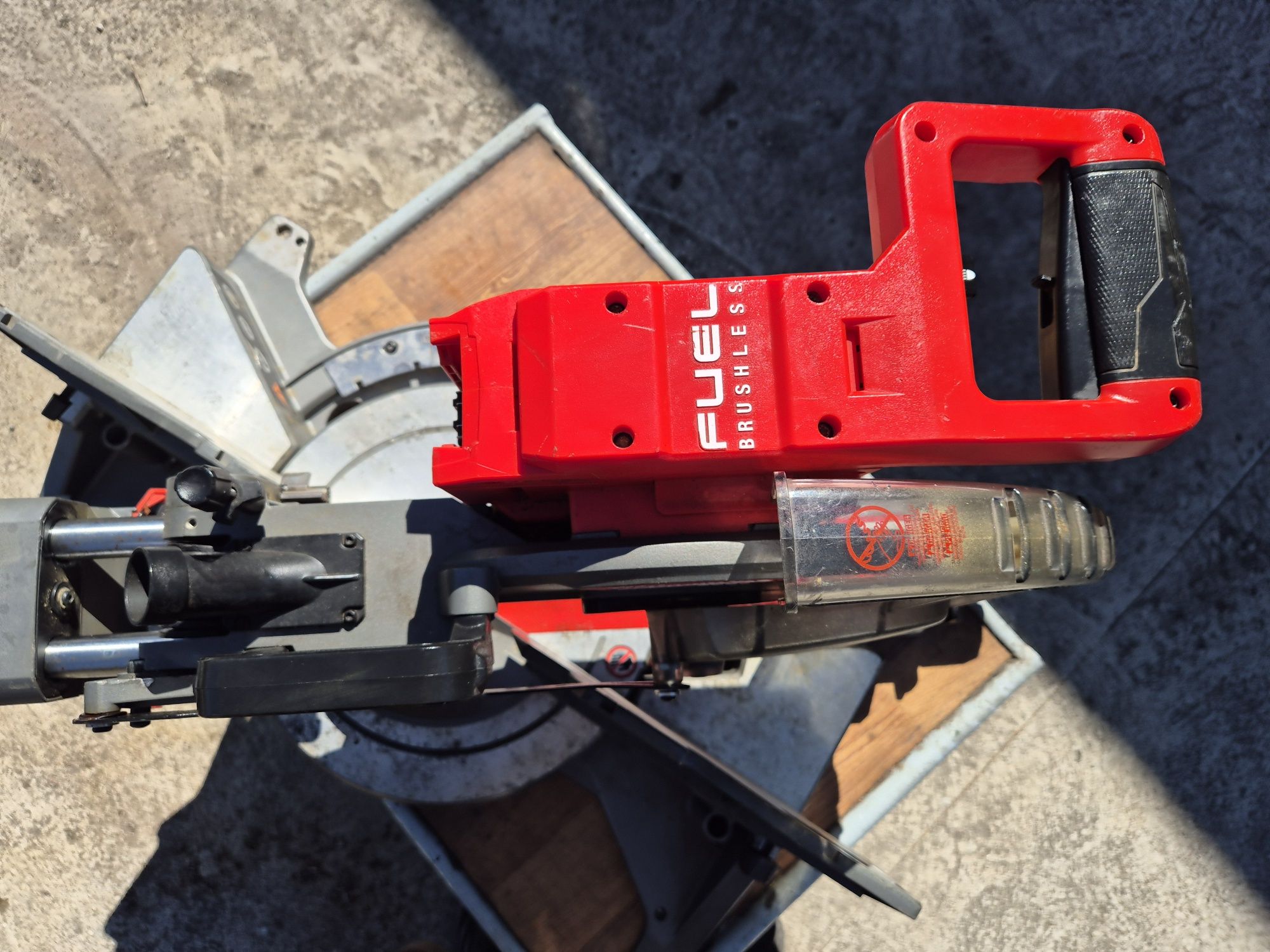 Продавам milwaukee M18,305mm