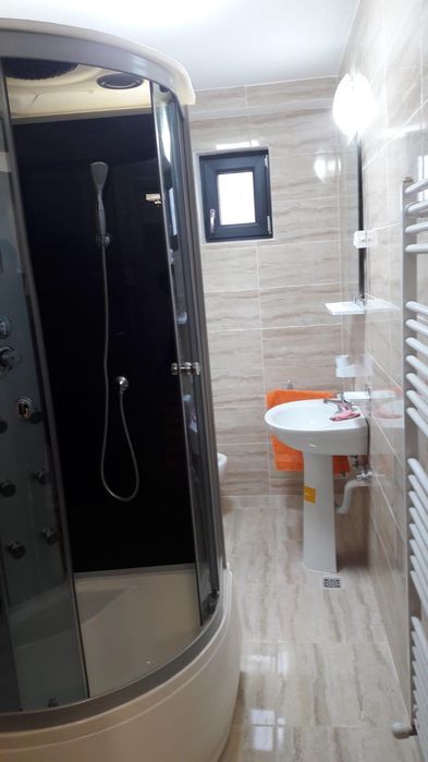 Închiriez in Craiova ultracentral apartament două camere bloc nou