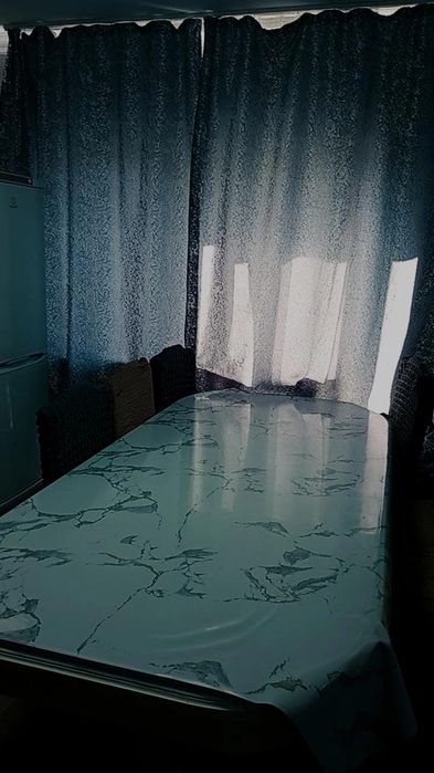 Срочно продам стол