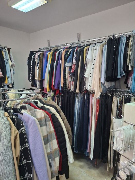 Продавам дрехи втора употреба, първо качество