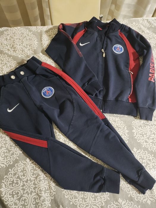 Спортен екип Nike 110см 18 лв