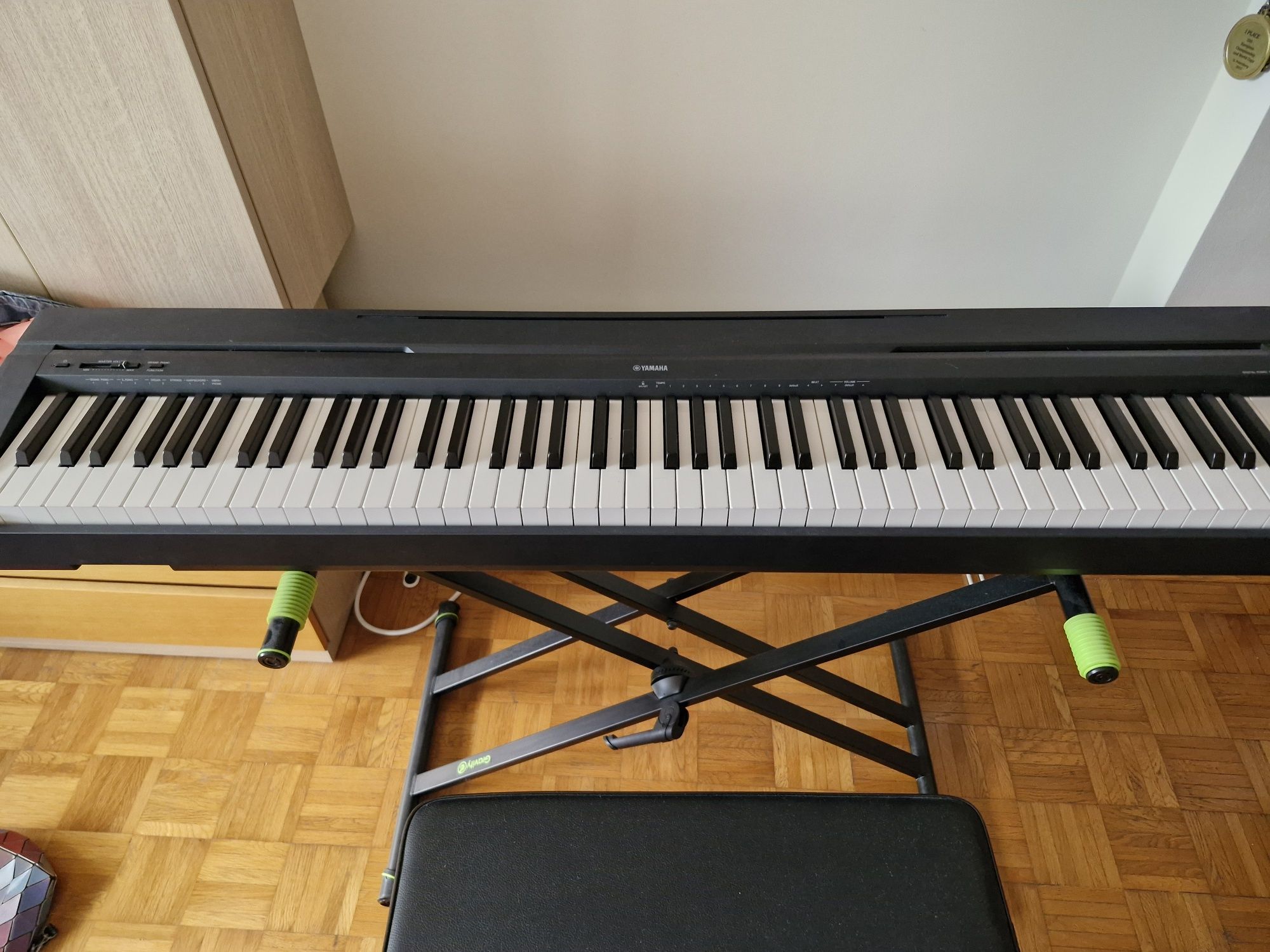 Yamaha P-45+стойка+ стол+калъф+педал+стойка за ноти+подарък