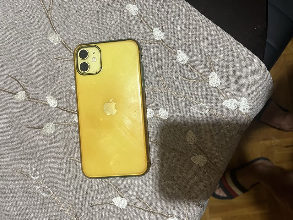 Продавам айфон 11