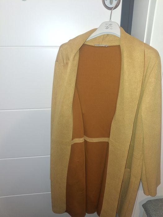 Pardesiu zara mărimea L galben ocru