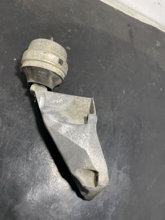 Suport motor stanga tampon motor Audi A4 B5 1.9 TDI AJM 8D0199307P