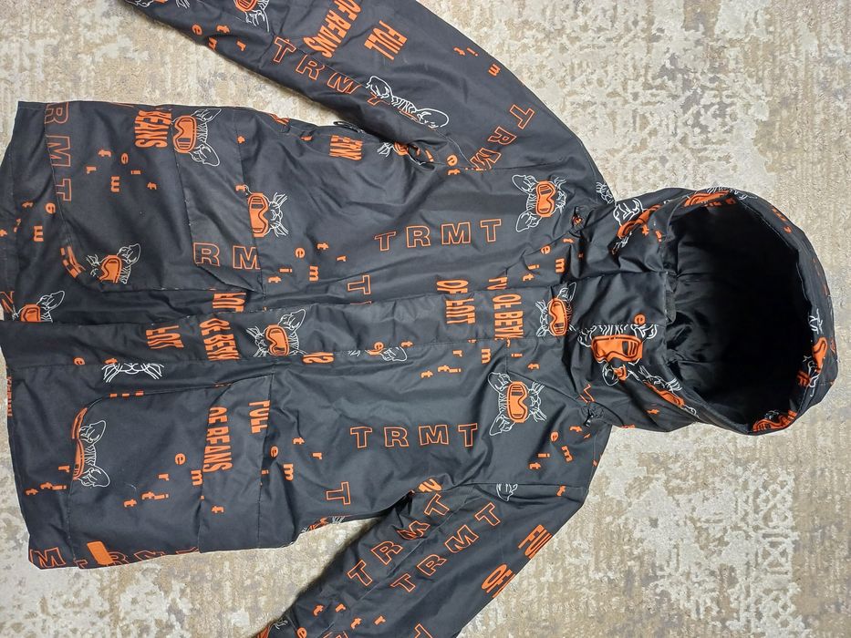 Куртка осень весна на мальчика на рост 140-146см1