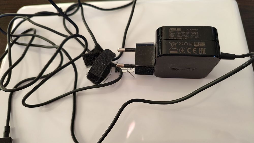 Лаптоп ASUS Vivobook E200H