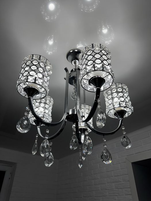 Продам Люстры для спальни 2шт