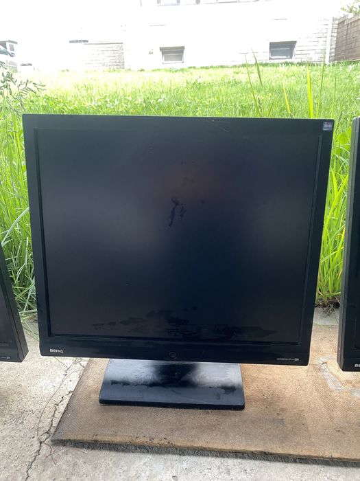 Продам оргтехнику, 5 мониторов и 2 системника селерон