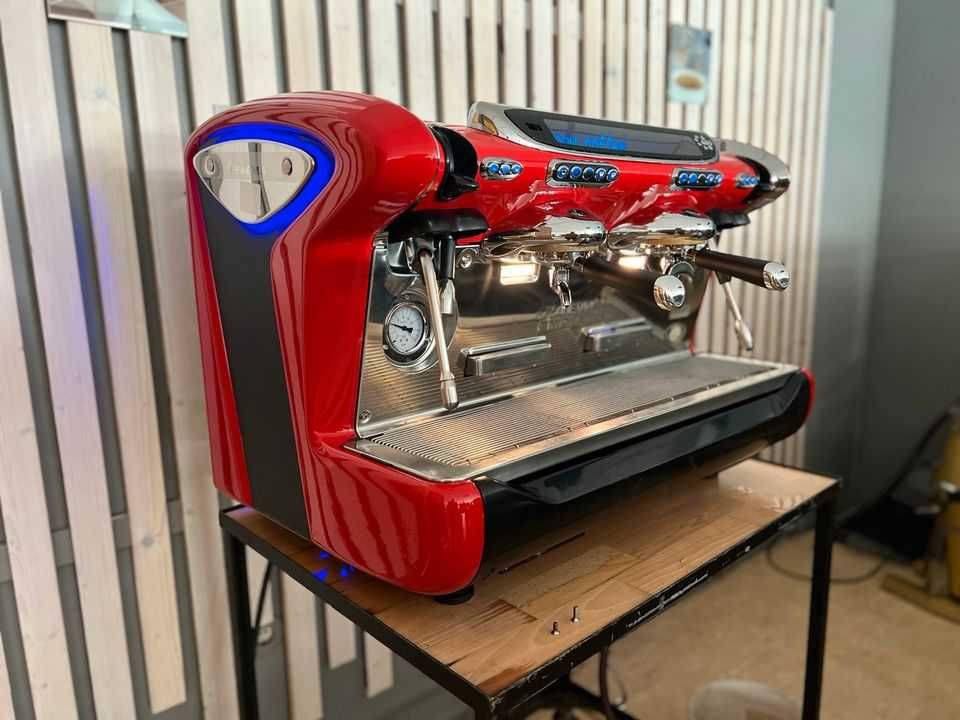 Espressor profesional 2/3 grupuri La Spaziale Cimbali