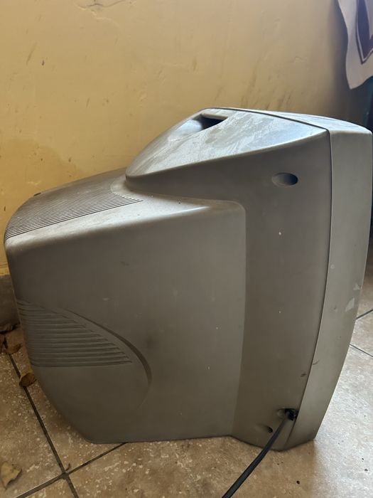 Vand TV Beko folosit