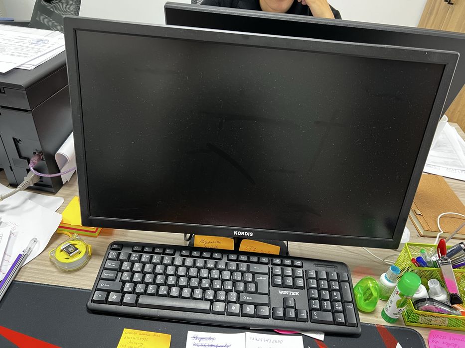 Монитор для офиса