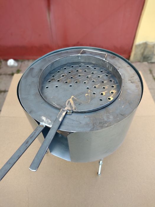 Combină pentru gătit afară. Disc, ceaun, grill, tigaie-smoker