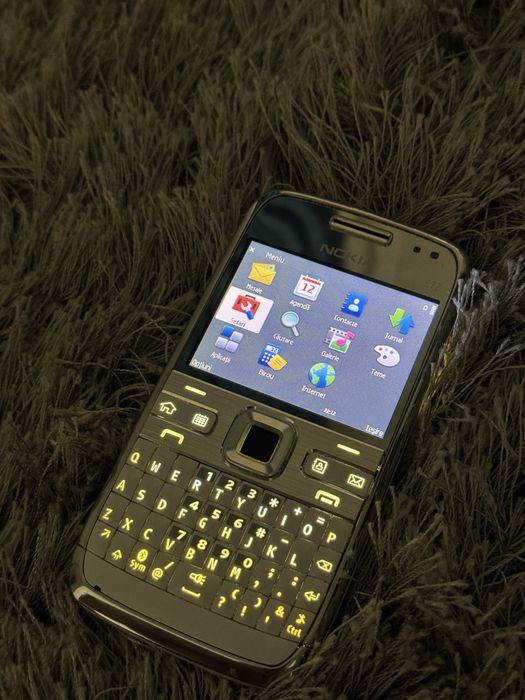 Nokia E72 Functional