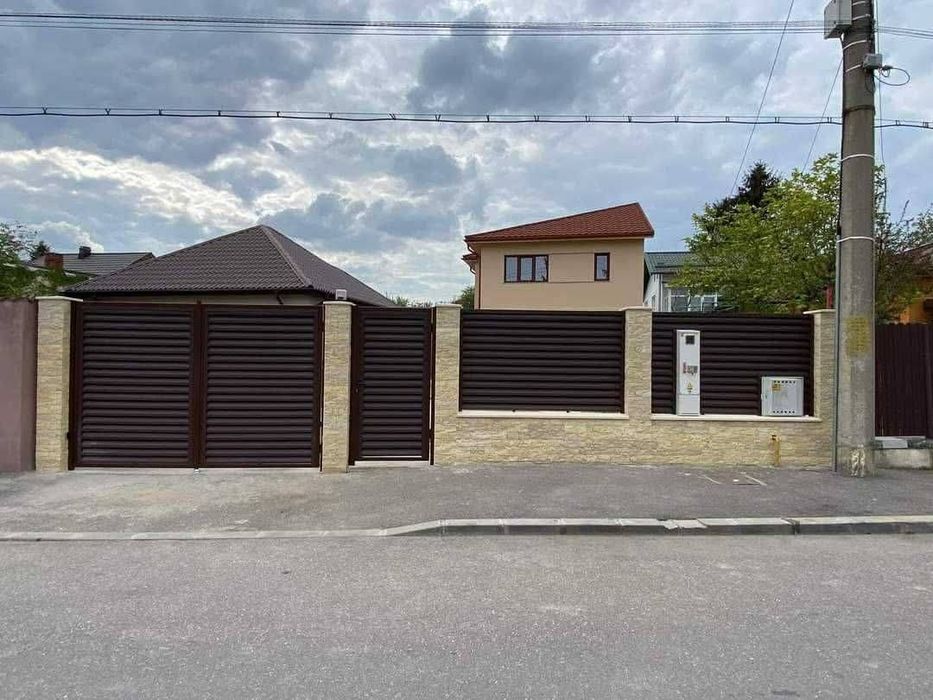 Vand garduri și porți