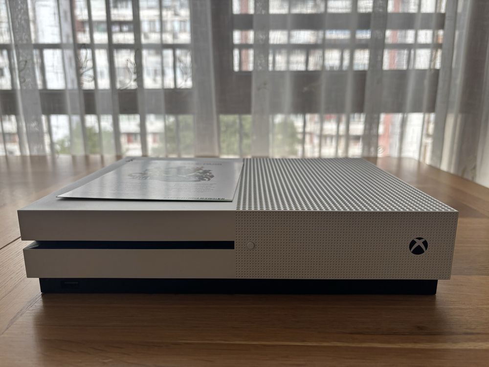 Xbox ONE S 1 TB