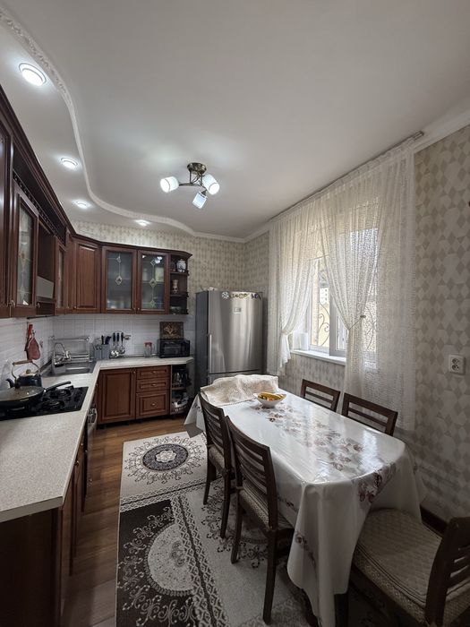 Продается дом в элитном районе , вдоль трассы