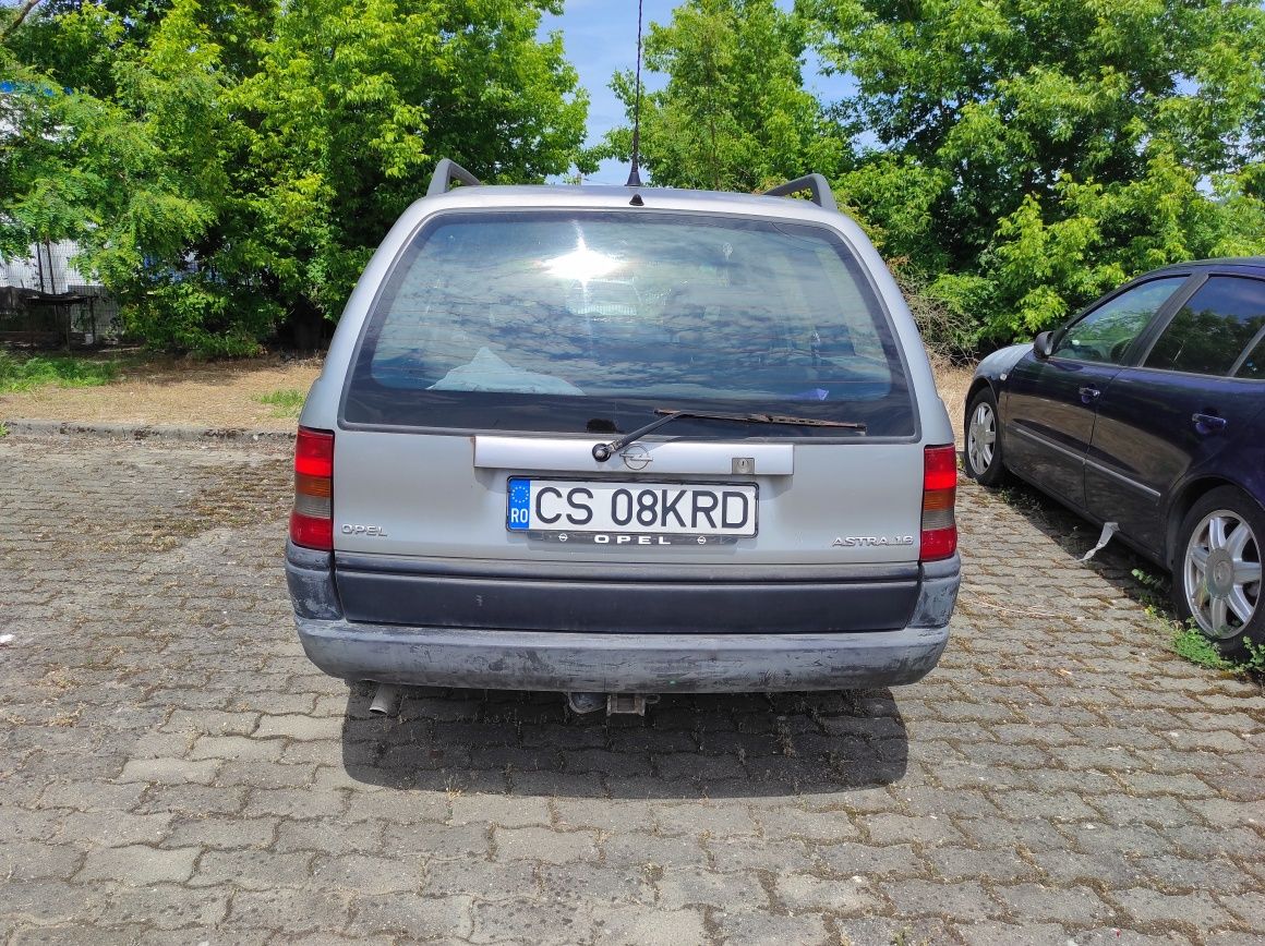 Opel Astra Caravan 1.6 benzina an 1996