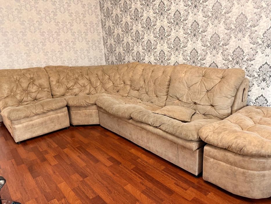 Диван угловой, общаая длина 6 метров