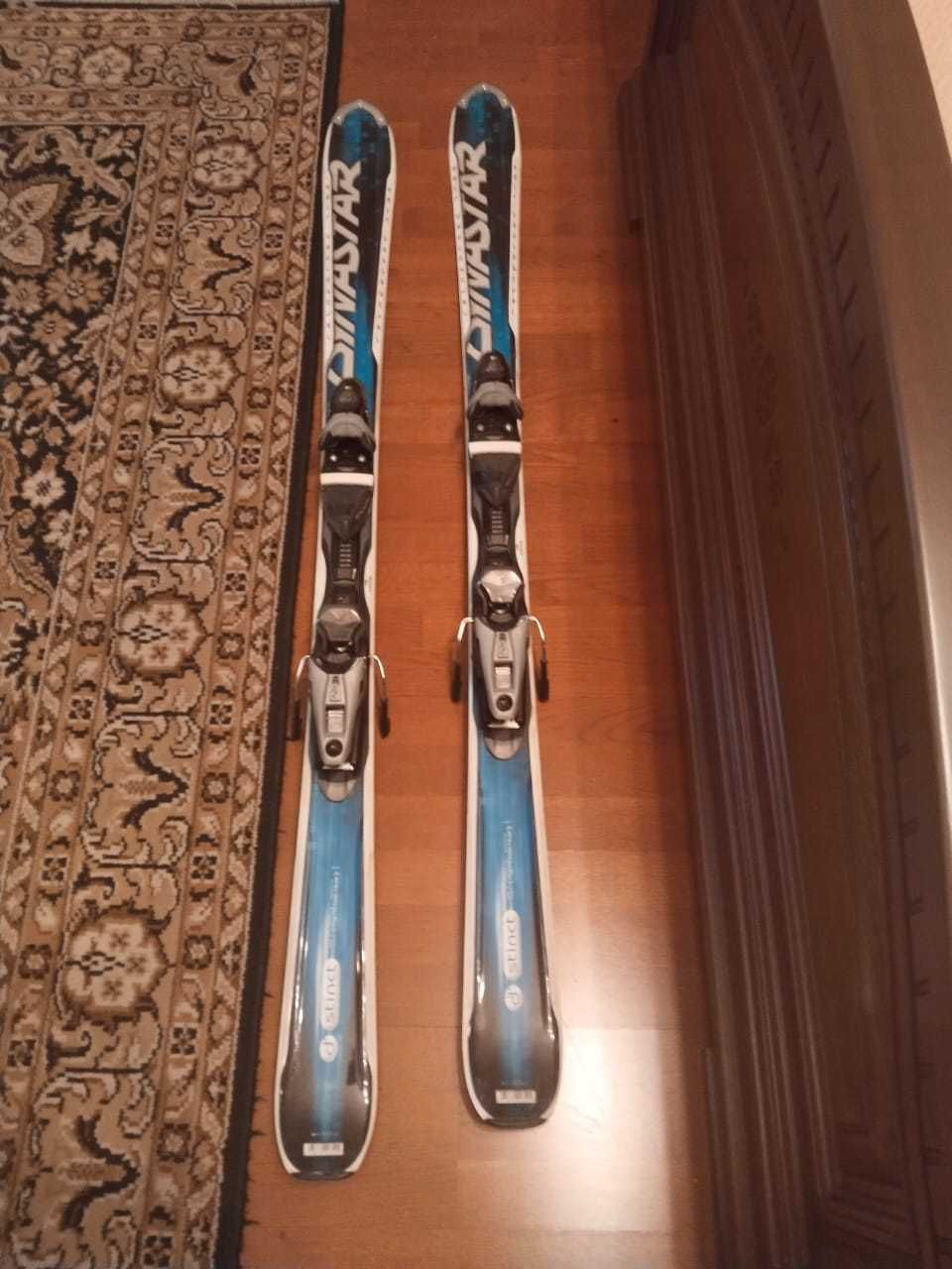 Продам  лыжи Dinastar в комплекте с ботинками палками и очками