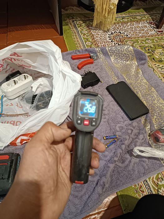 UNI-T UT306C Thermometer