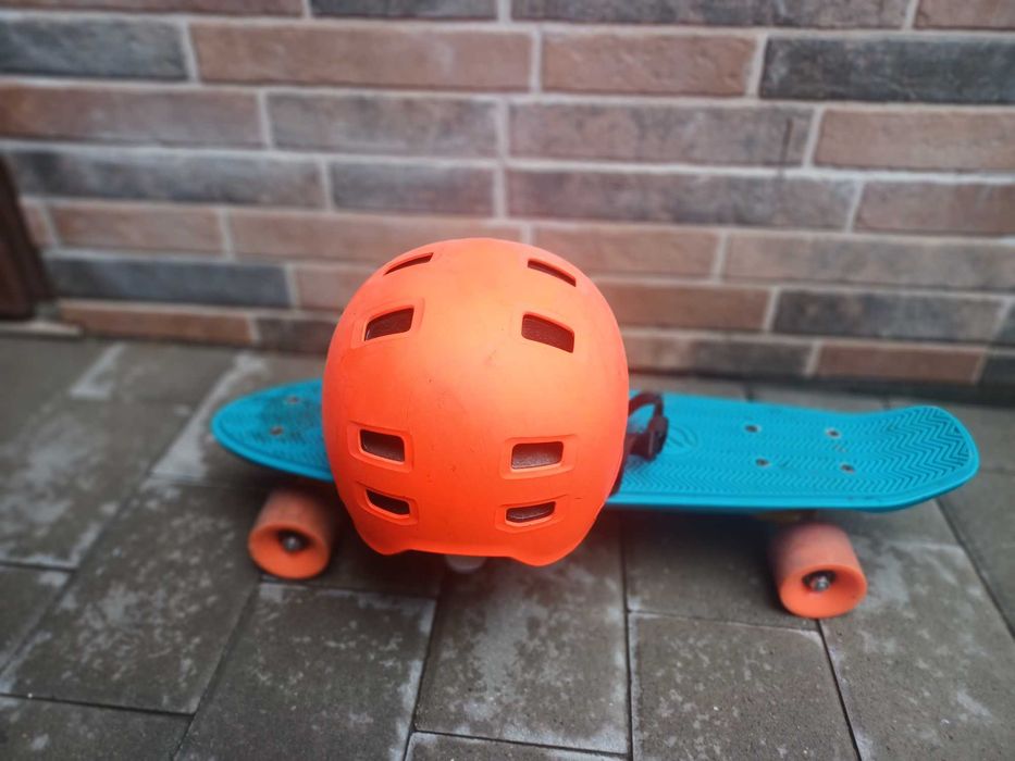 Placă cu role (penny board