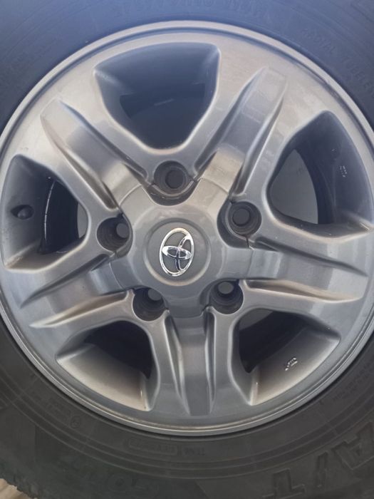 Продам колеса на Ленд Крузер