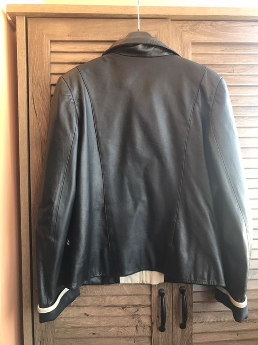 Черно кожено яке
