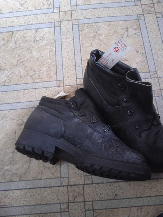 Продам Спец обувь