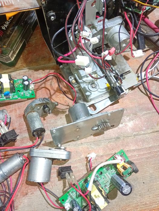 Donez motorase cu reductoare