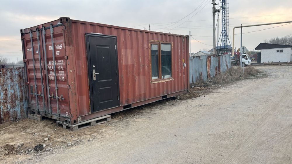 Контенер 20тоник общитый внутрий пенопласт и гипсакартон окно двери