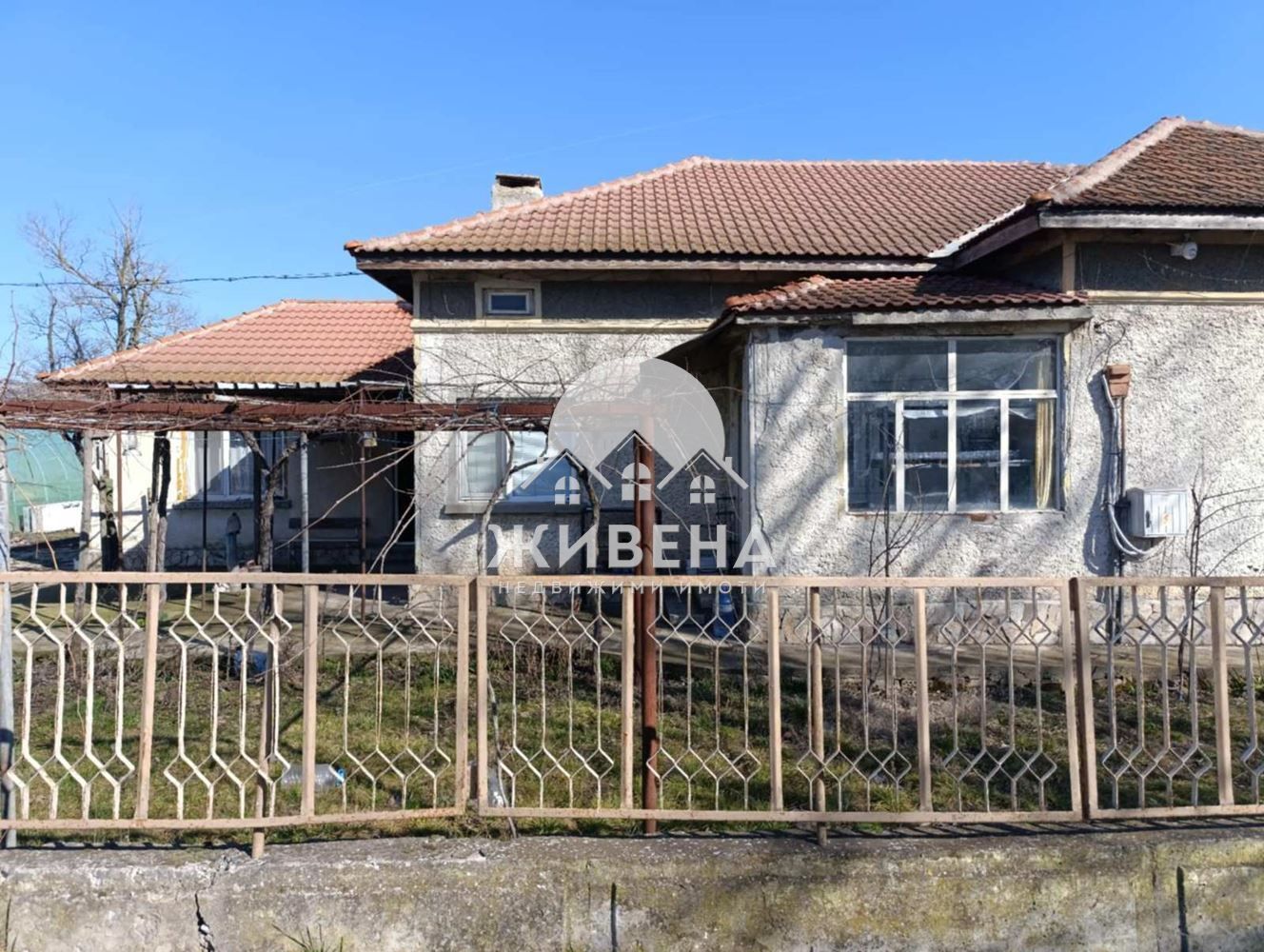 Продава къща в с.Сенокос, обл. Добрич