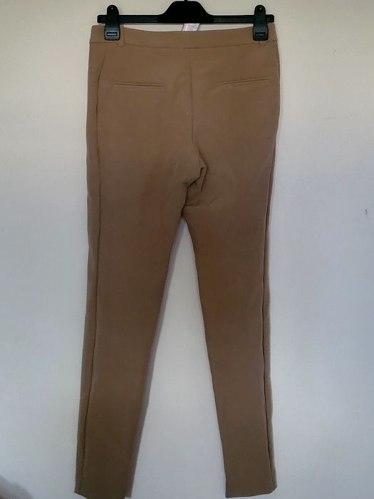 Pantaloni chino de dama Mango