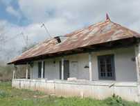 Teren intravilan cu casa in Ciolpani DN1 URGENT!