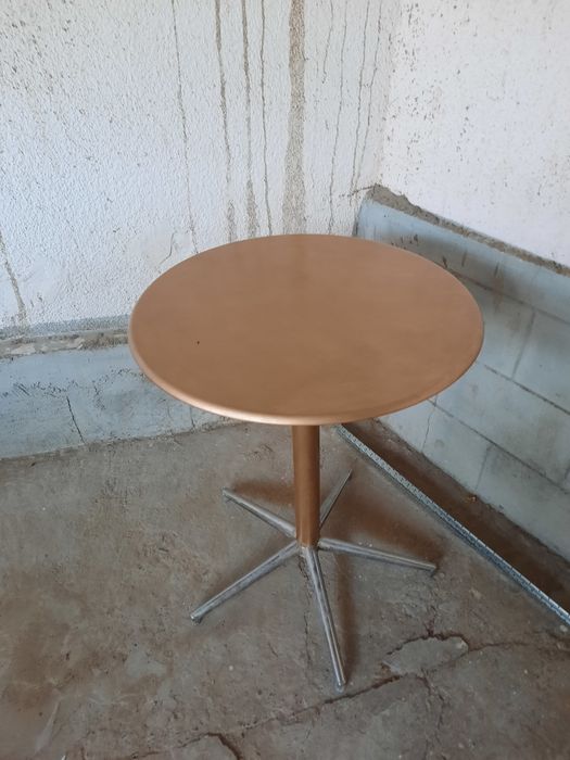 Продам  небольшой металлически стол для базара шаи ышуге