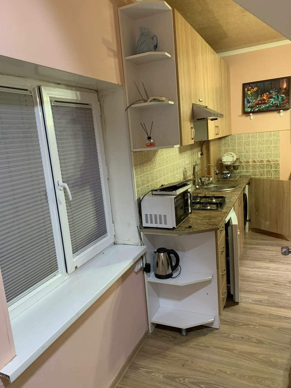 Продается своя 1 комн. двухъярусная дуплекс квартира возле метро БИЙ