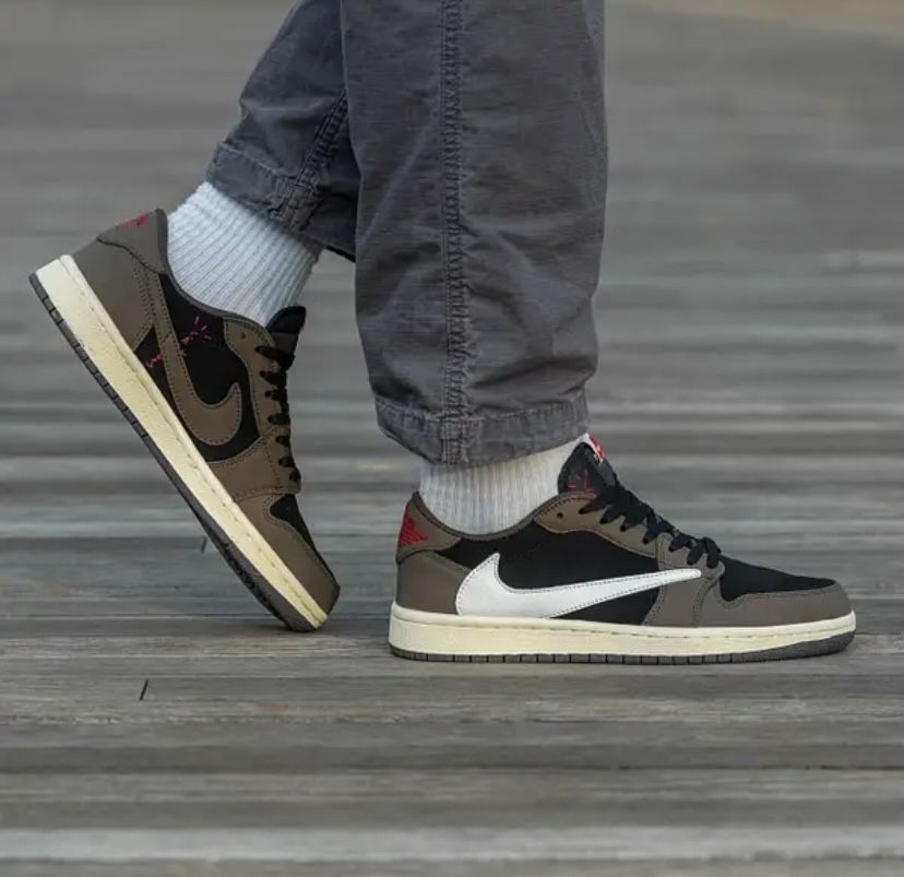 Кроссовки nike air jordan retro 1 low x travis scott